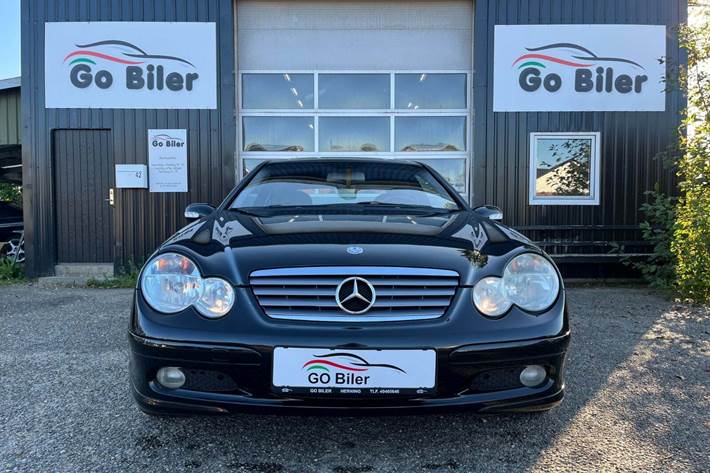 Grøn Mercedes C200 fra 2001