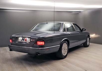 Jaguar Daimler 6,0 Double-six aut.