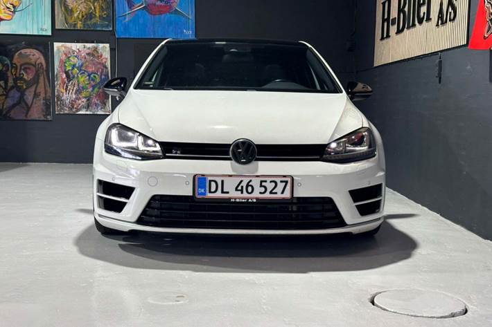 Hvid VW Golf VII fra 2016