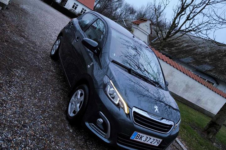 Grå Peugeot 108 fra 2017