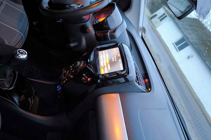 Grå Peugeot 108 fra 2017