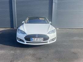 Tesla Model S P85+