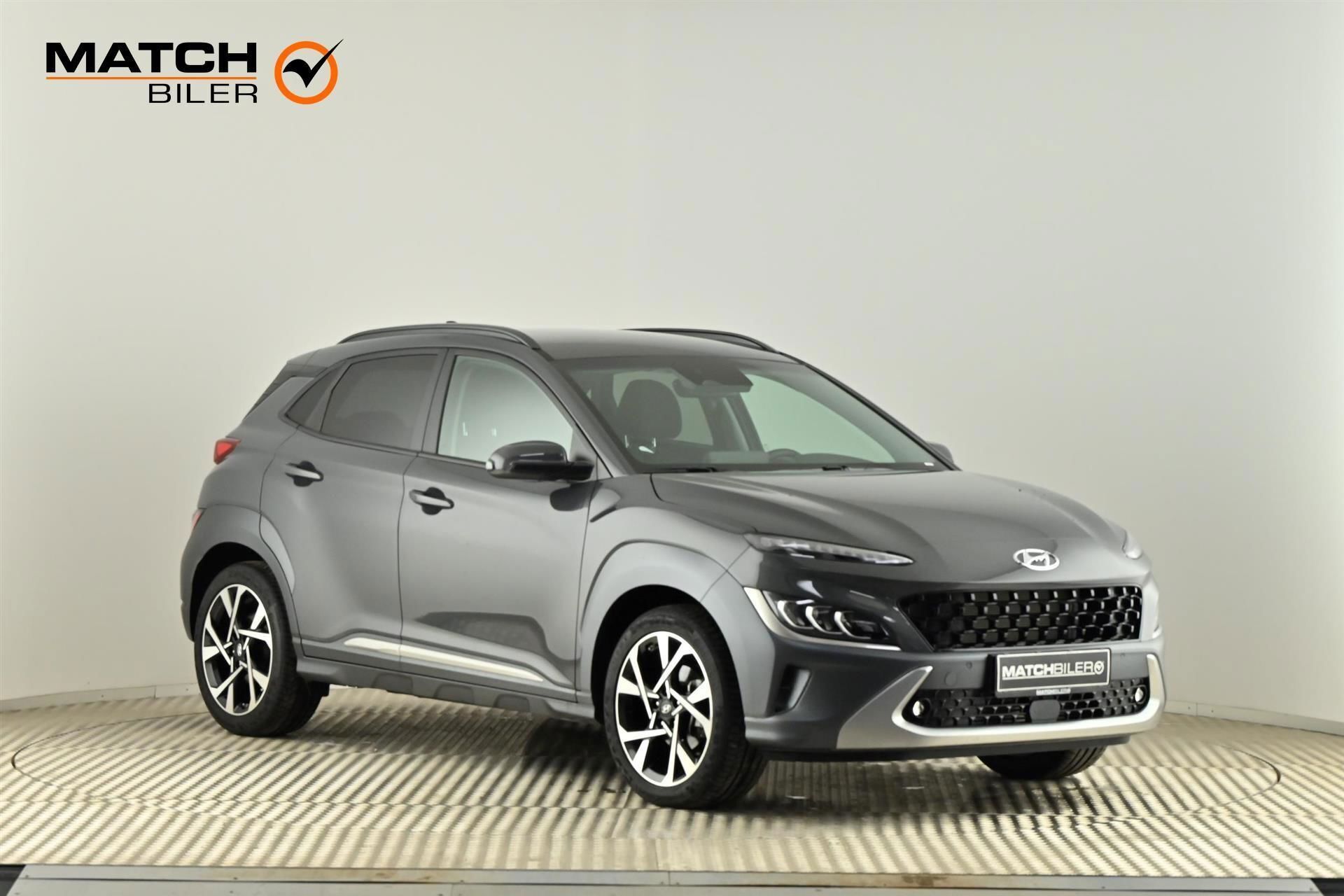 Grå Hyundai Kona fra 2023 set udefra