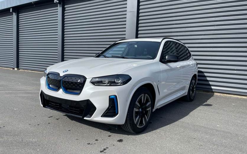 BMW iX3