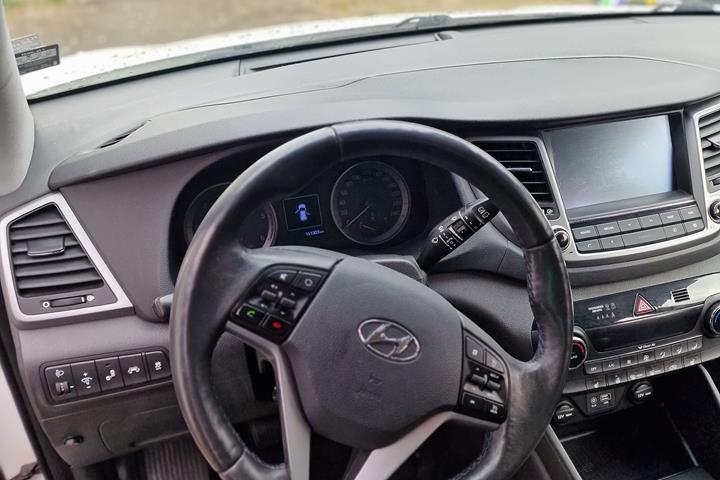 Hvid Hyundai Tucson fra 2017