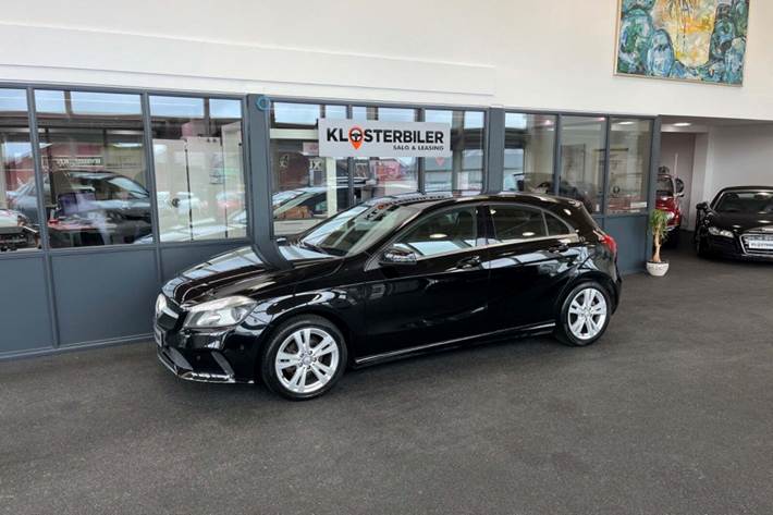 Sort Mercedes A180 d fra 2017