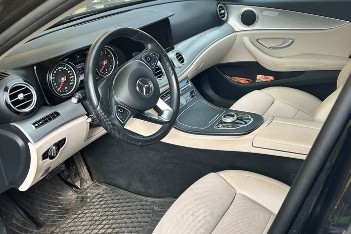 Sort Mercedes E-Klasse fra 2018