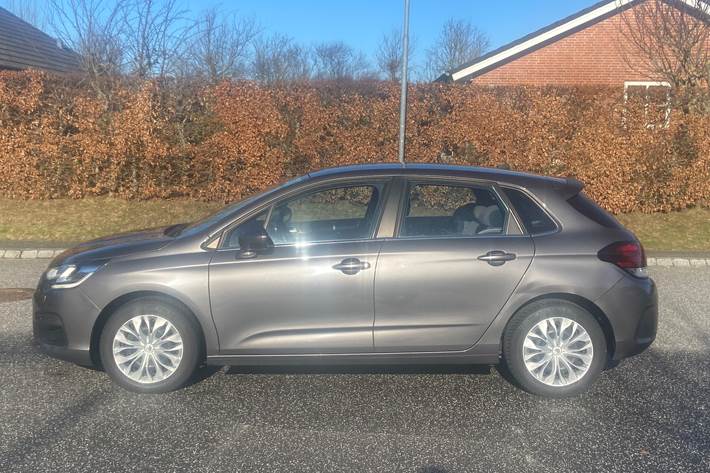 Grå Citroën C4 fra 2015