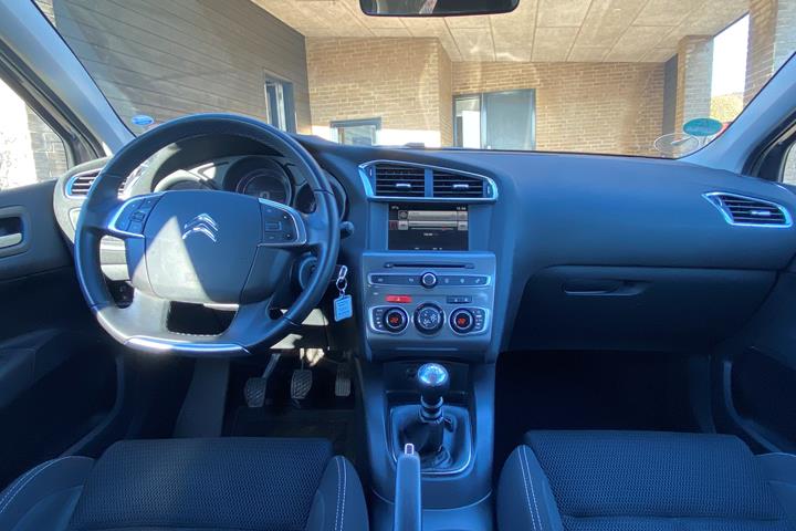 Grå Citroën C4 fra 2015