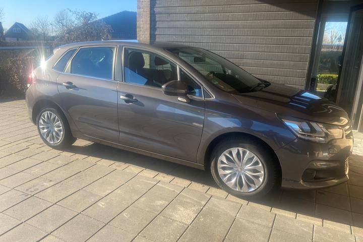 Grå Citroën C4 fra 2015