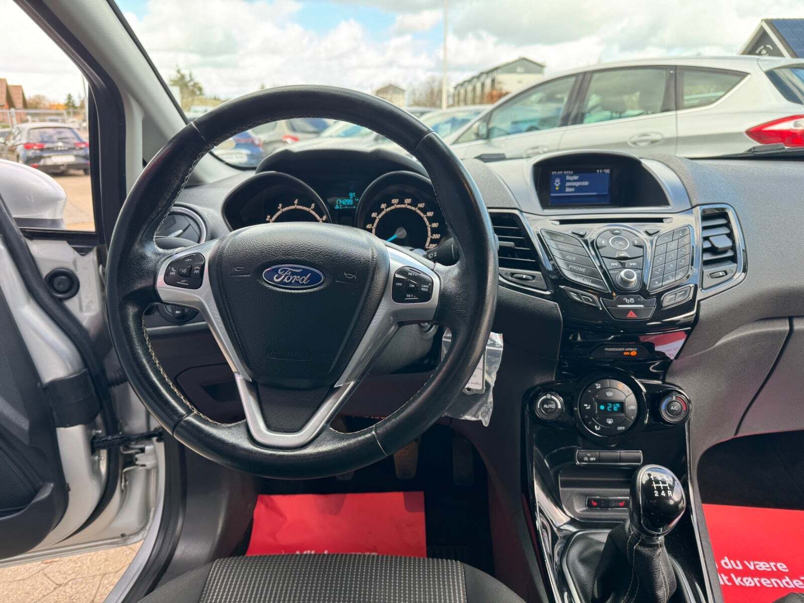 Sølv Ford Fiesta fra 2016