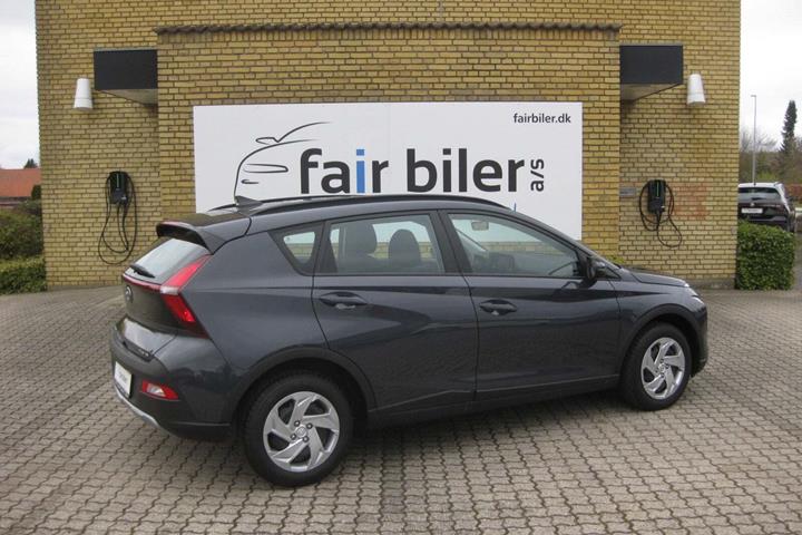 Grå Hyundai Bayon fra 2022