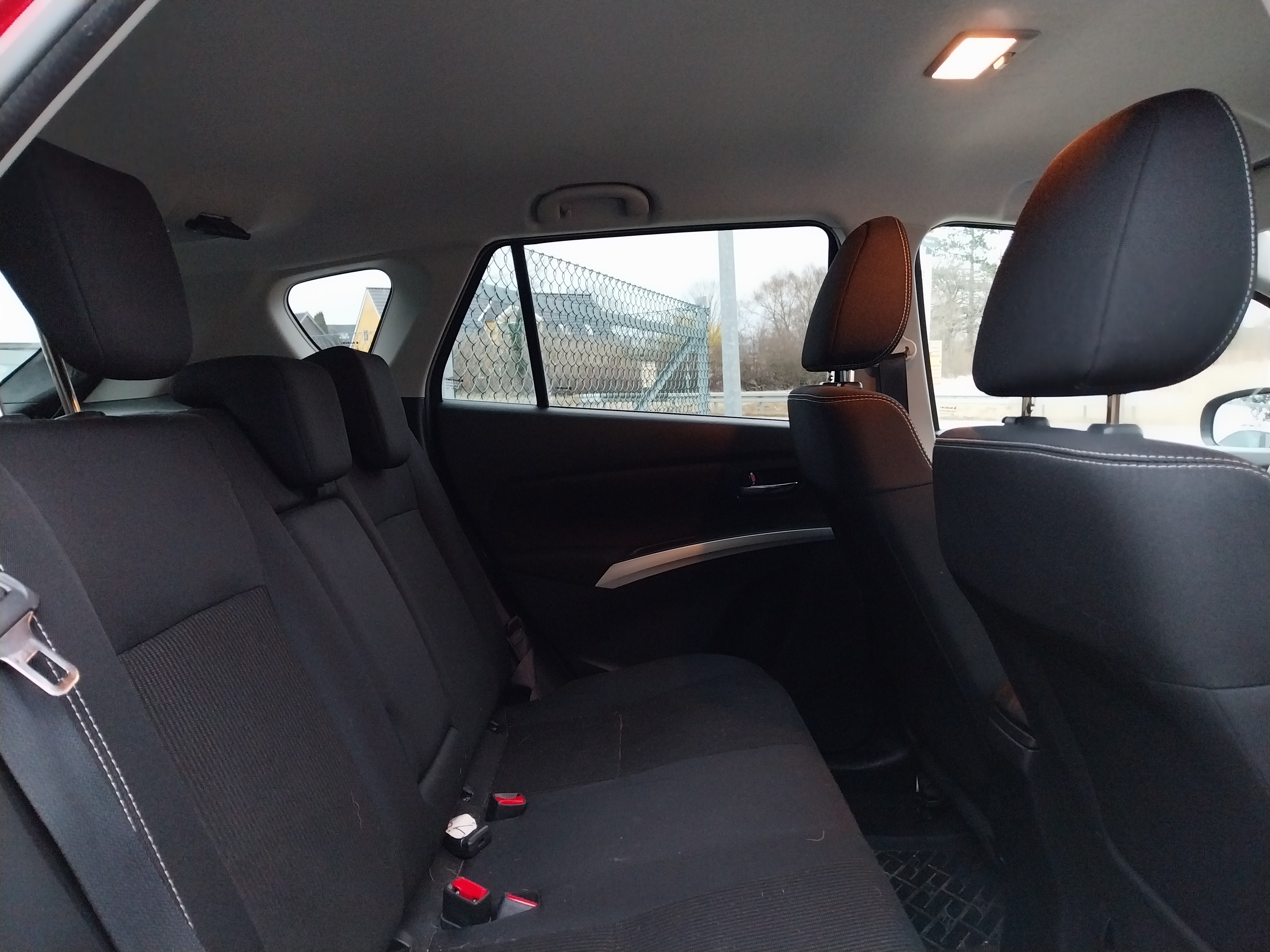 Rød Suzuki SX4 S-Cross fra 2017