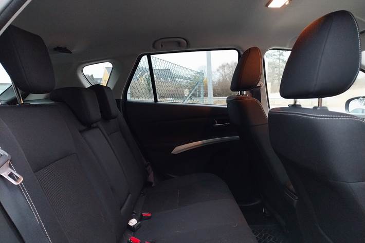 Rød Suzuki SX4 S-Cross fra 2017