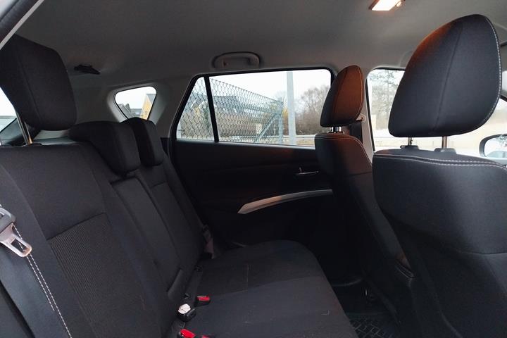 Rød Suzuki SX4 S-Cross fra 2017