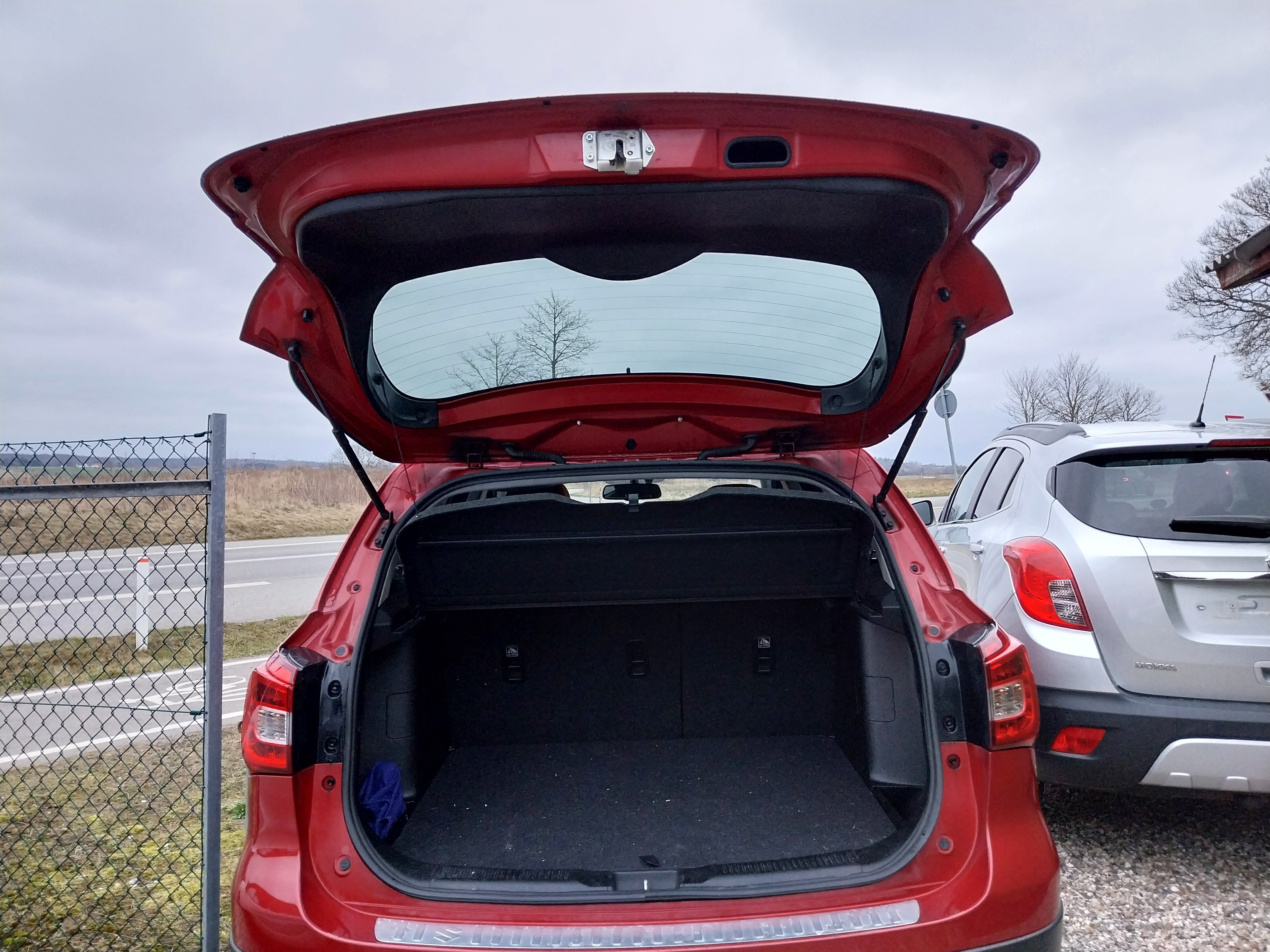 Rød Suzuki SX4 S-Cross fra 2017