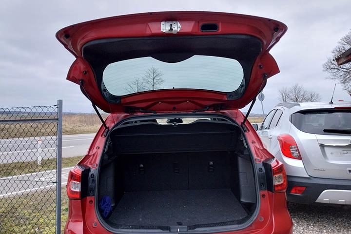 Rød Suzuki SX4 S-Cross fra 2017