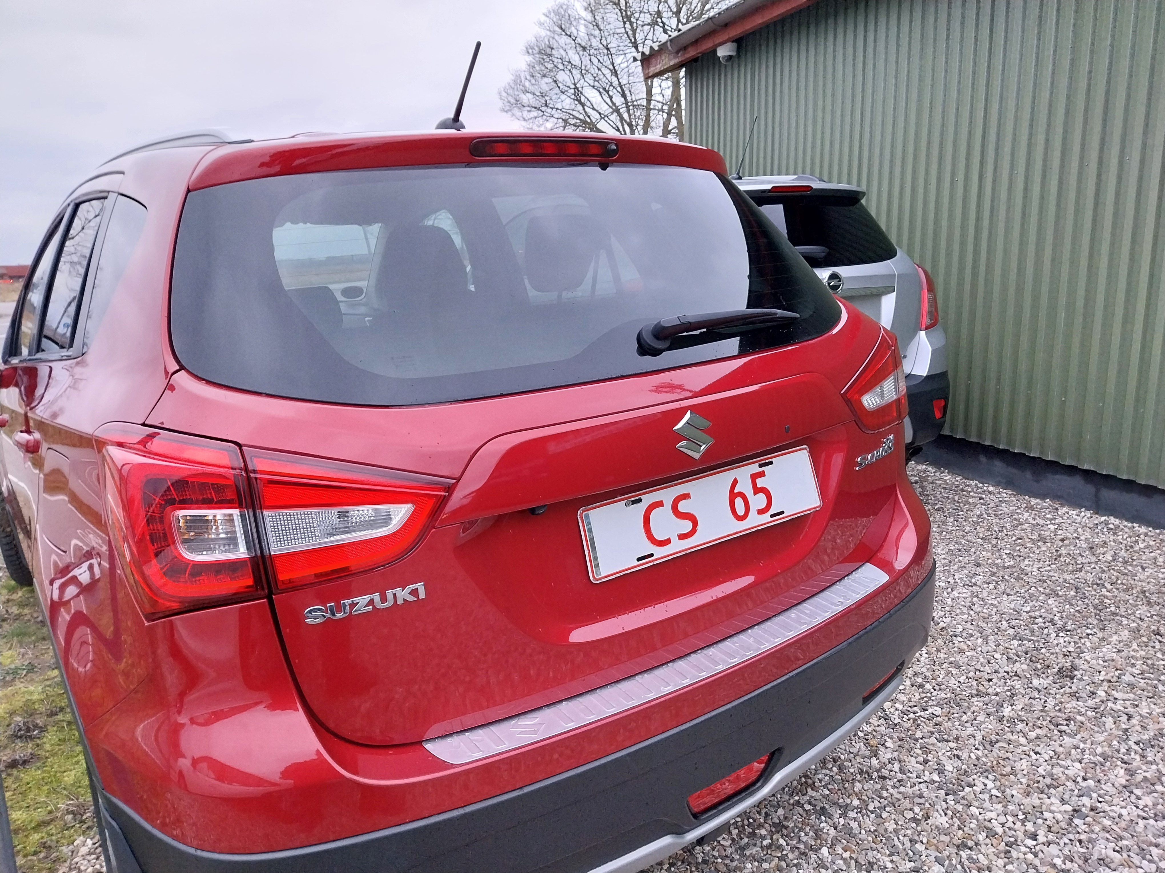 Rød Suzuki SX4 S-Cross fra 2017