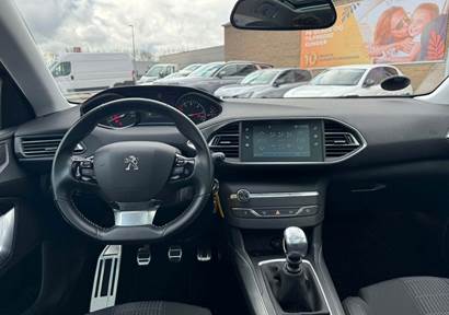 Peugeot 308 1,5 BlueHDi 130 Allure+ Sky SW