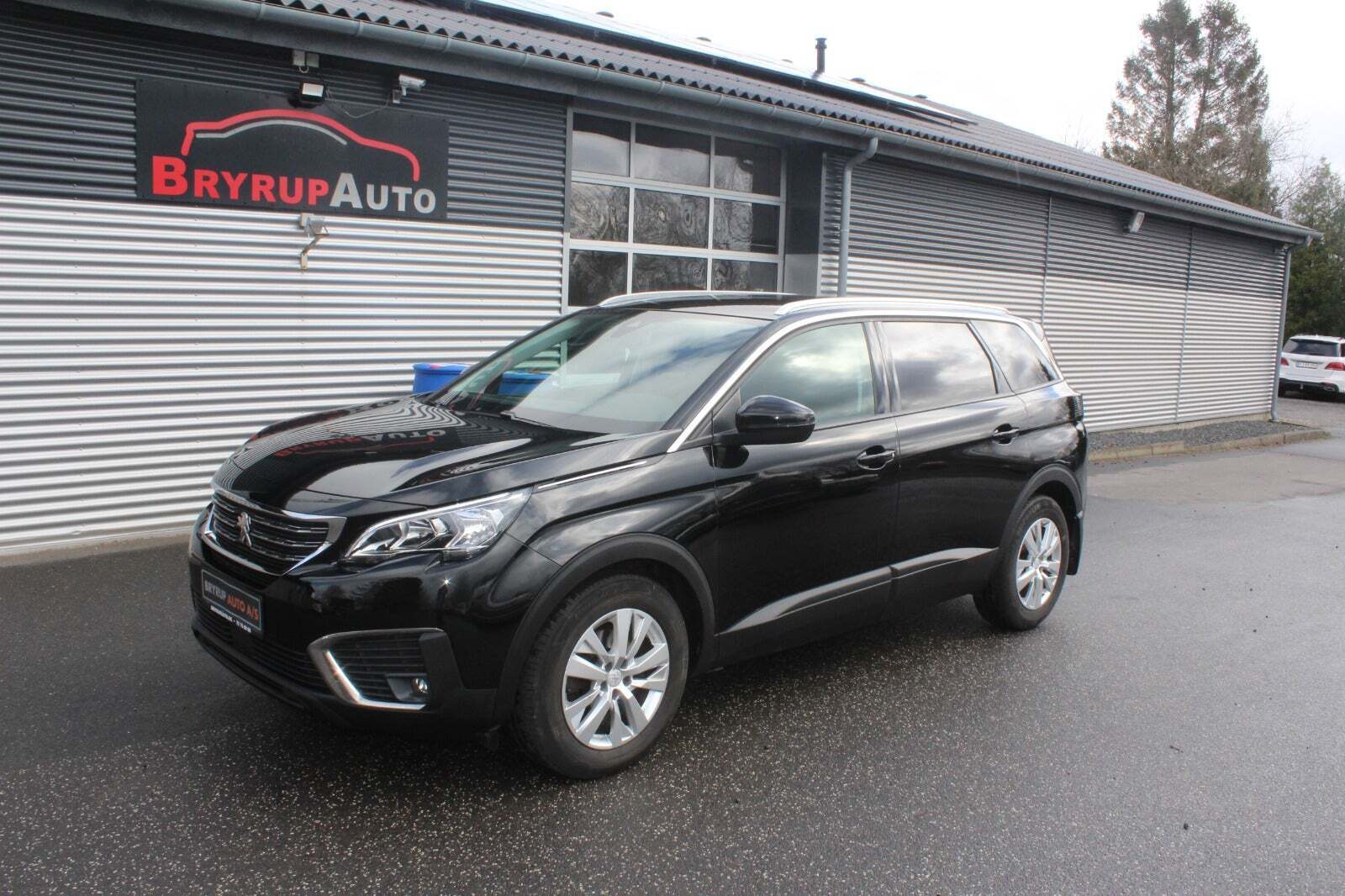 Sort Peugeot 5008 fra 2018