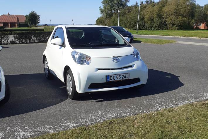 Hvid Toyota iQ fra 2011