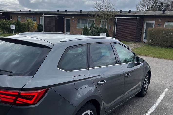 Grå Seat Leon fra 2017