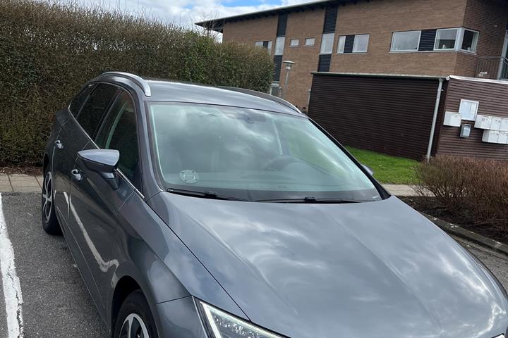 Grå Seat Leon fra 2017