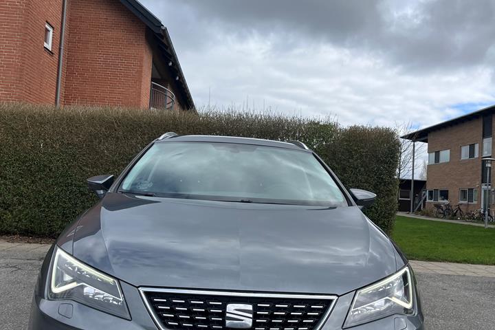 Grå Seat Leon fra 2017