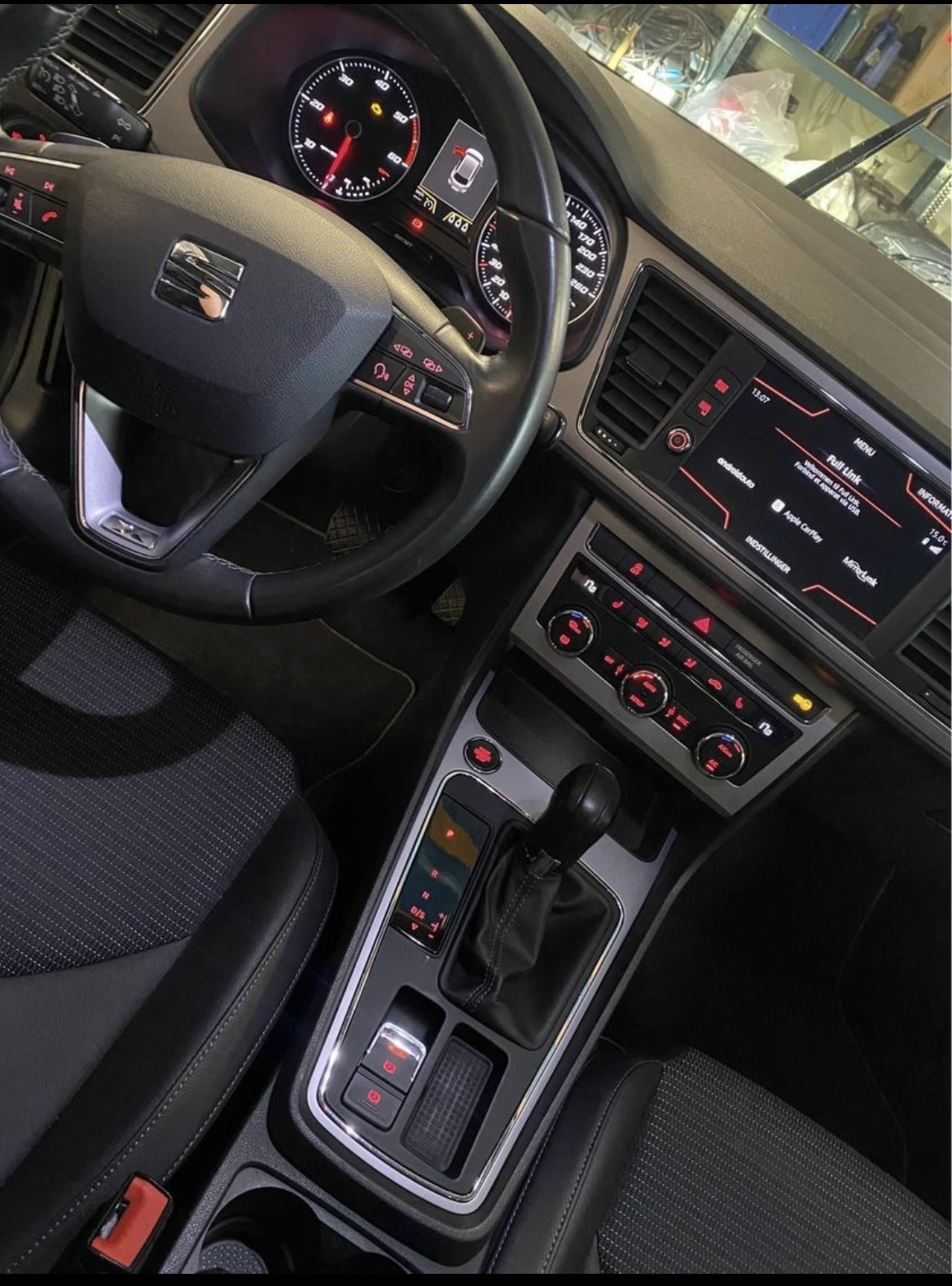 Grå Seat Leon fra 2017