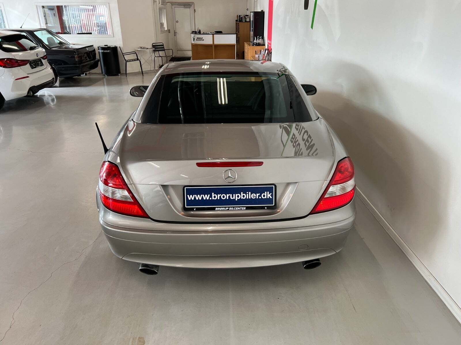 undefined Mercedes SLK350 fra 2007 set udefra