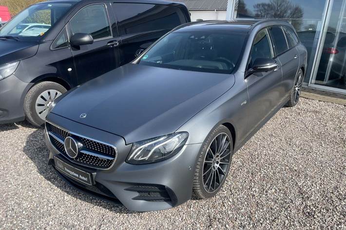 Grå Mercedes E43 fra 2017