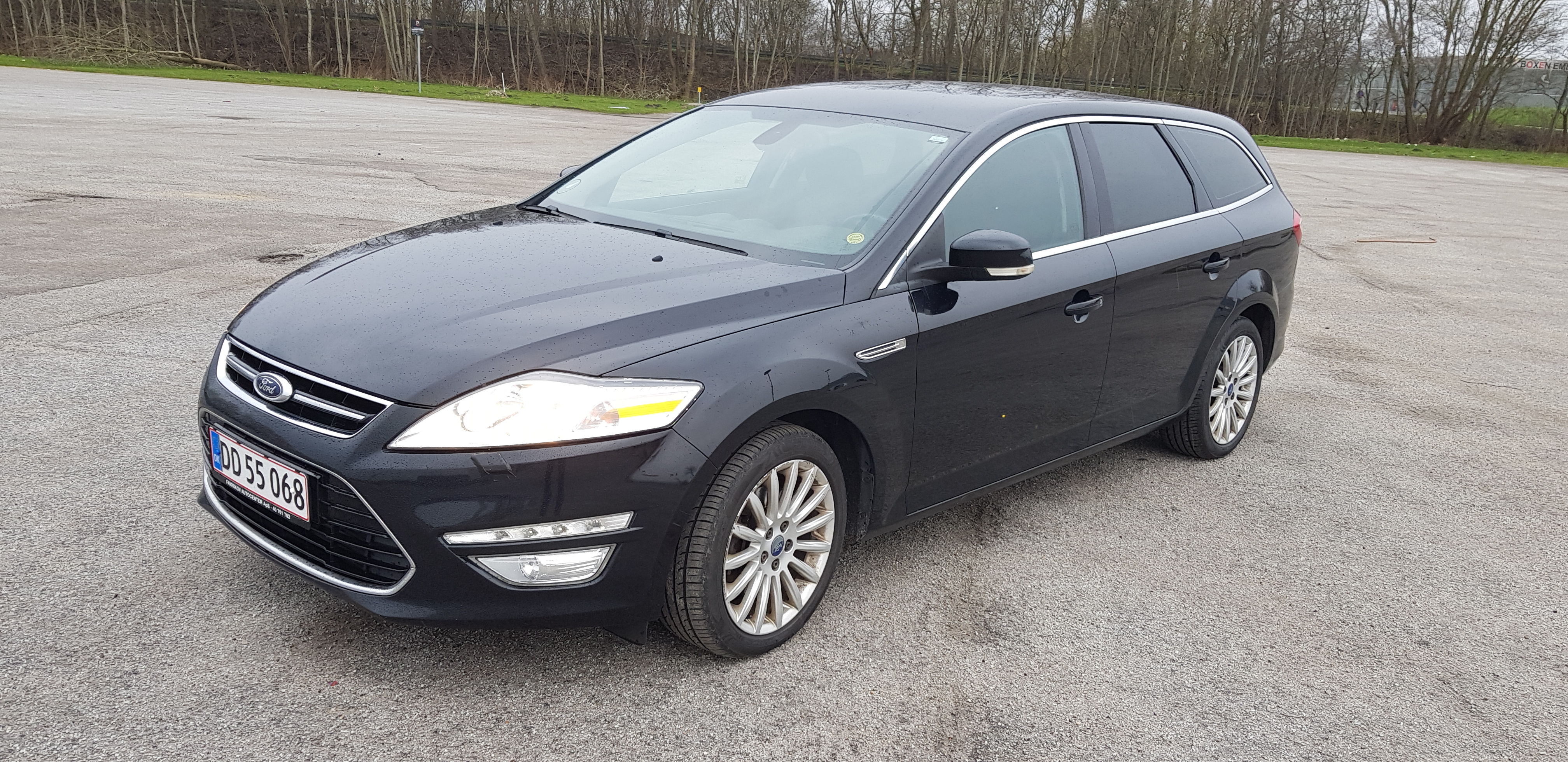 Sort Ford Mondeo fra 2011