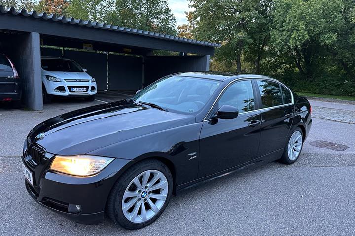 Sort BMW 3.0 CS fra 2009