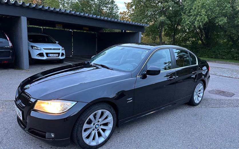 BMW 3.0 CS 3,0 325I XDRIVE SEDAN AU
