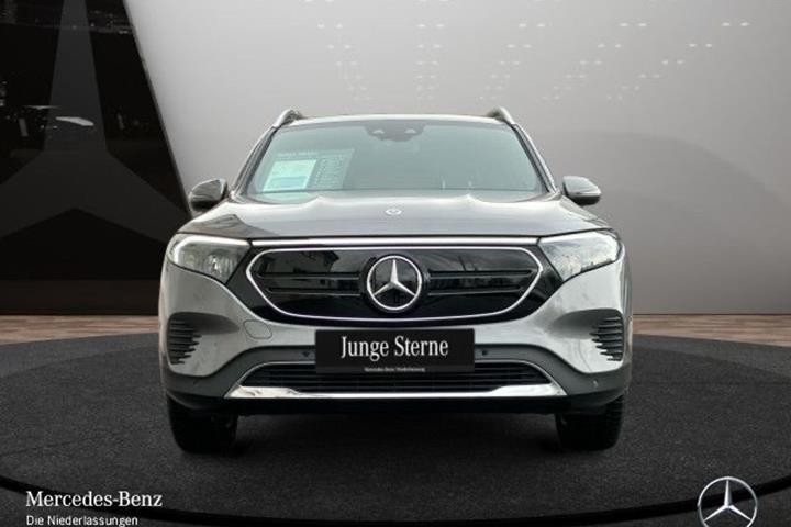 Grå Mercedes EQB 250 fra 2023