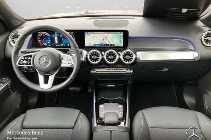 Grå Mercedes EQB 250 fra 2023