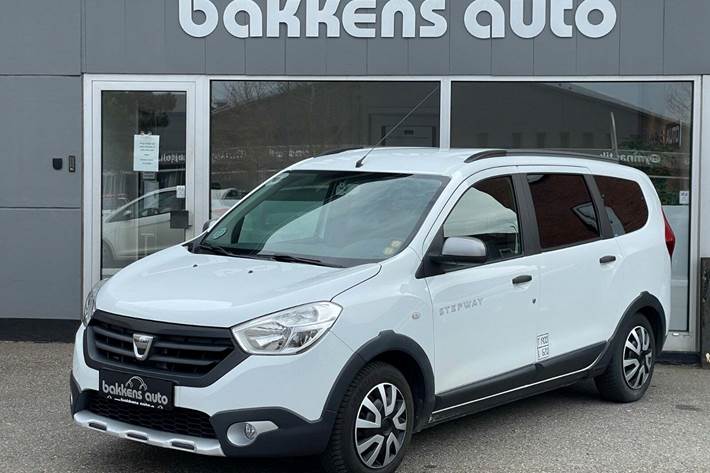 Hvid Dacia Lodgy Stepway fra 2017