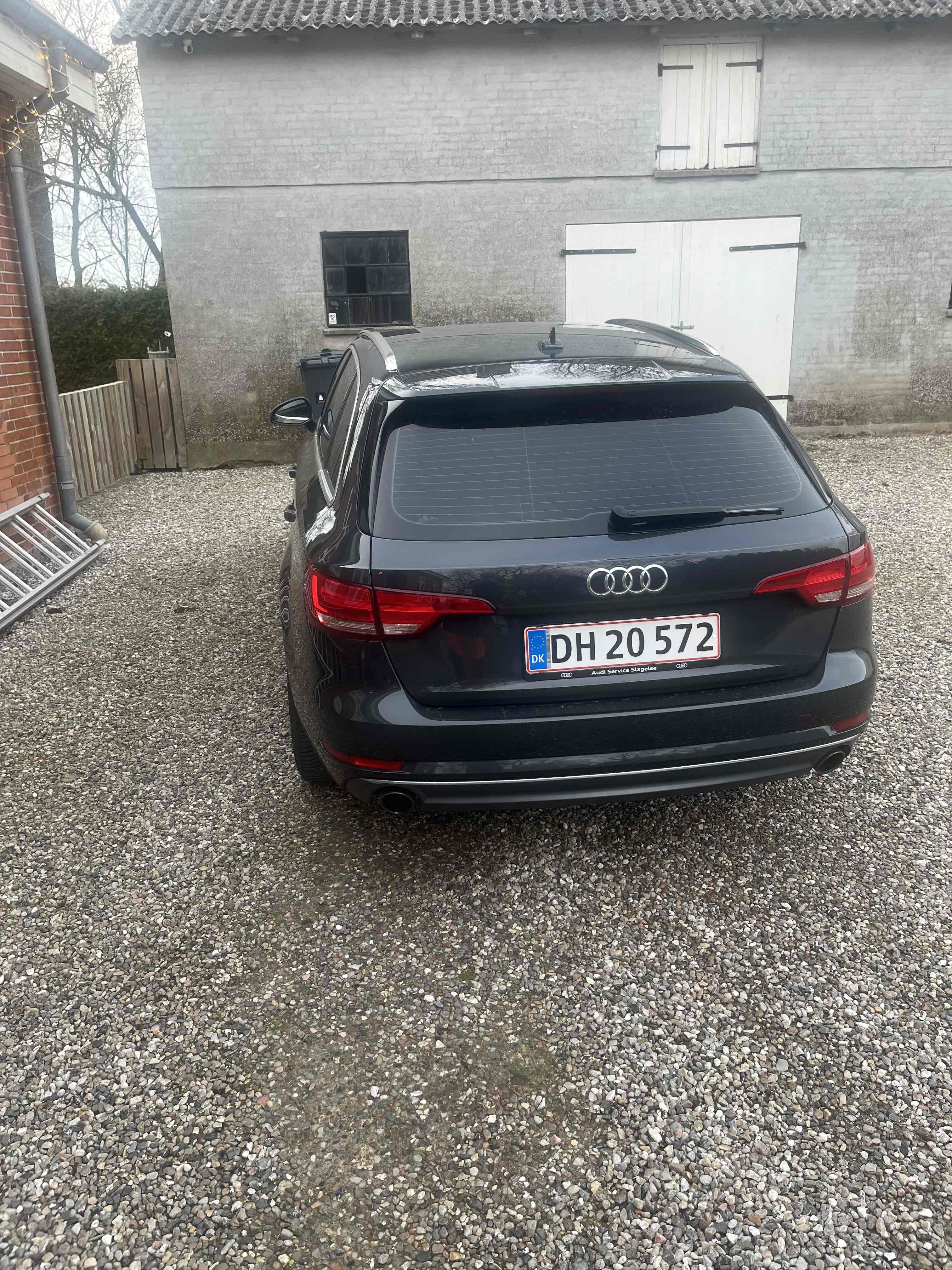 Grå Audi A4 fra 2018