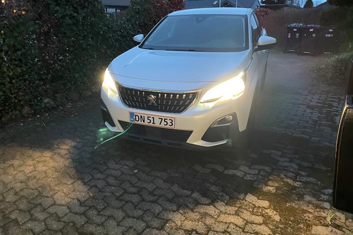 Hvid Peugeot 3008 fra 2017