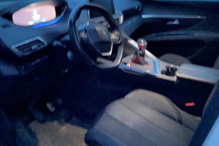 Hvid Peugeot 3008 fra 2017