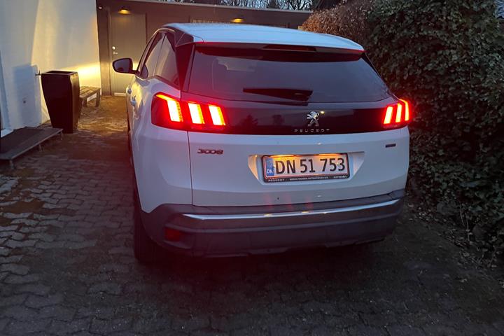 Hvid Peugeot 3008 fra 2017
