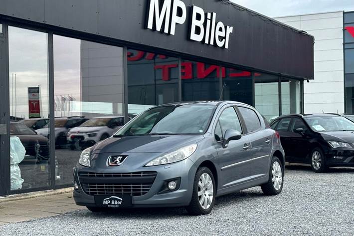 Sort Peugeot 207 fra 2012