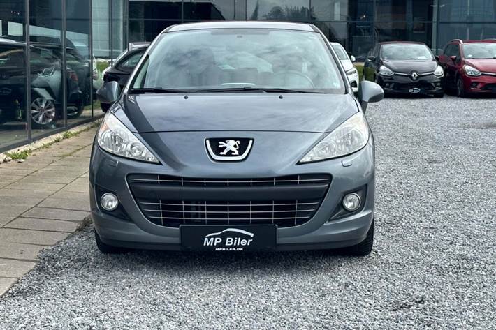 Sort Peugeot 207 fra 2012