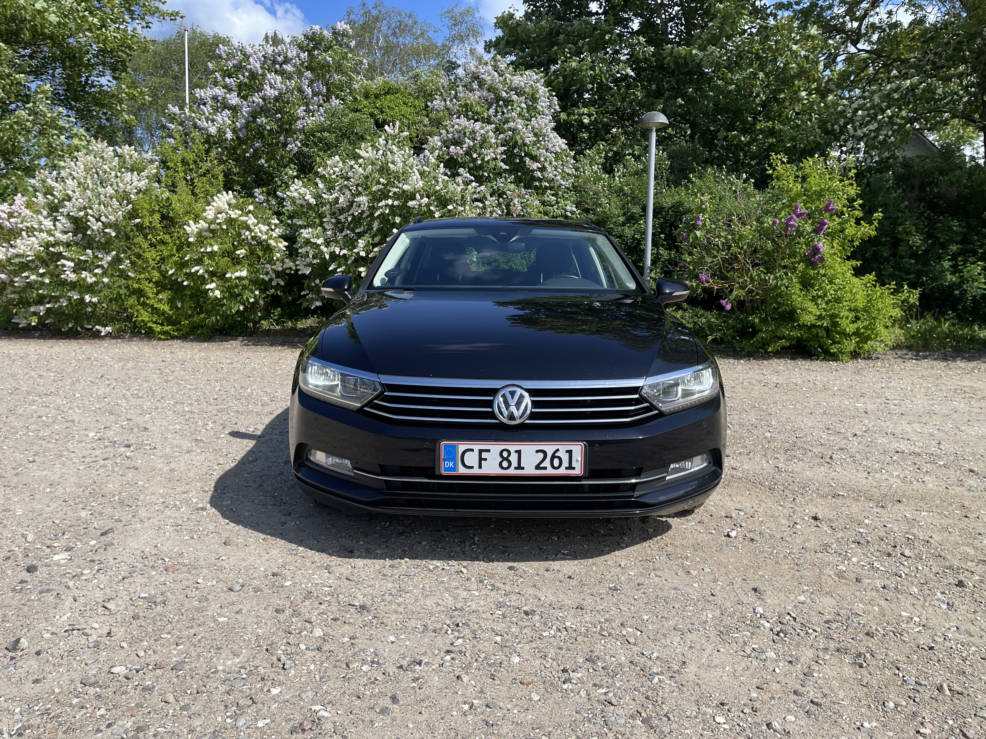 Sort VW Passat fra 2017