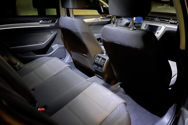 Sort VW Passat fra 2017