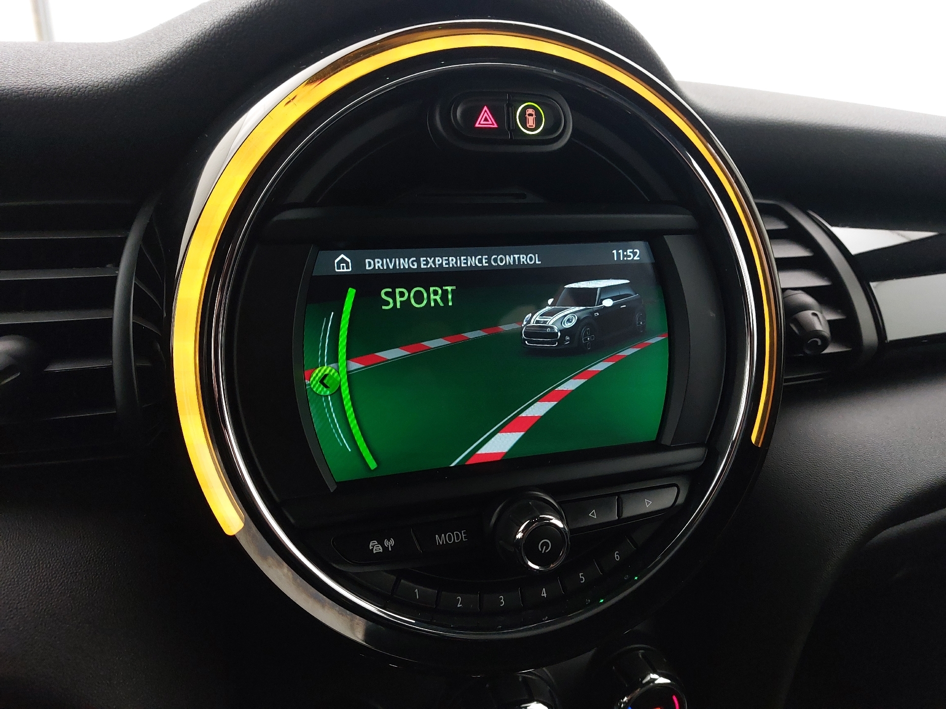 Sølv Mini Cooper fra 2020