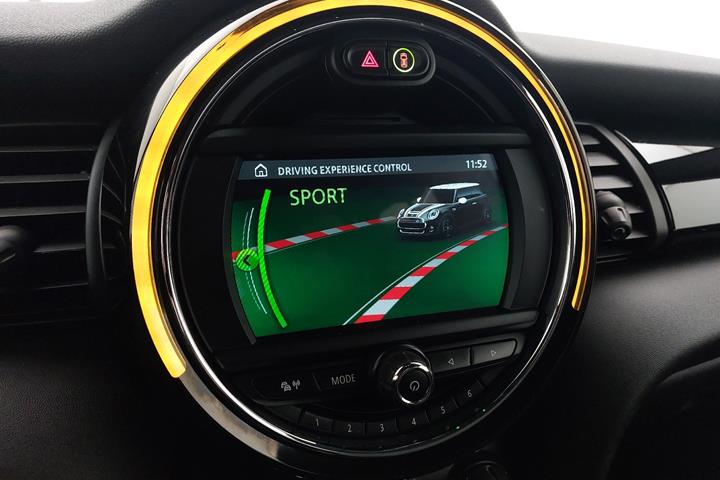 Sølv Mini Cooper fra 2020