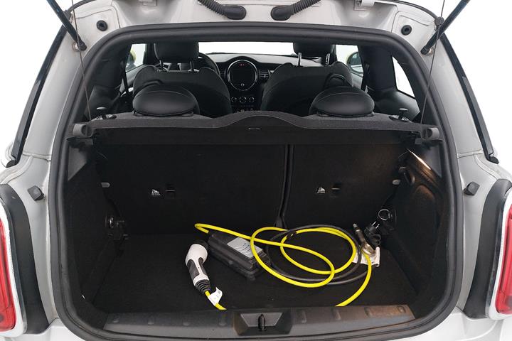 Sølv Mini Cooper fra 2020