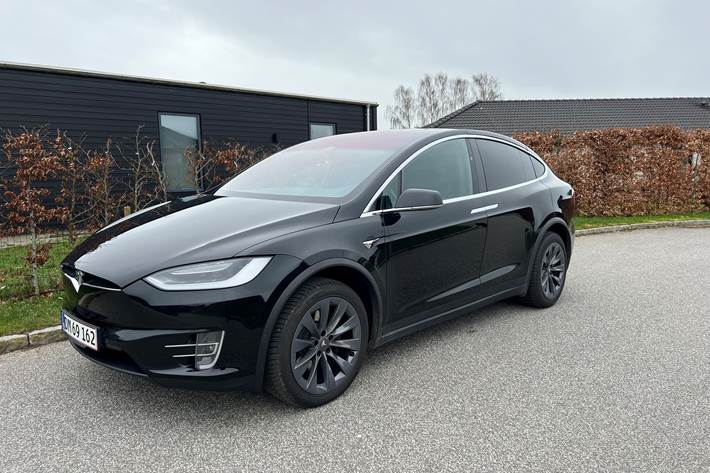 Sort Tesla Model X fra 2019