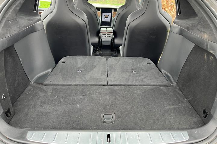 Sort Tesla Model X fra 2019